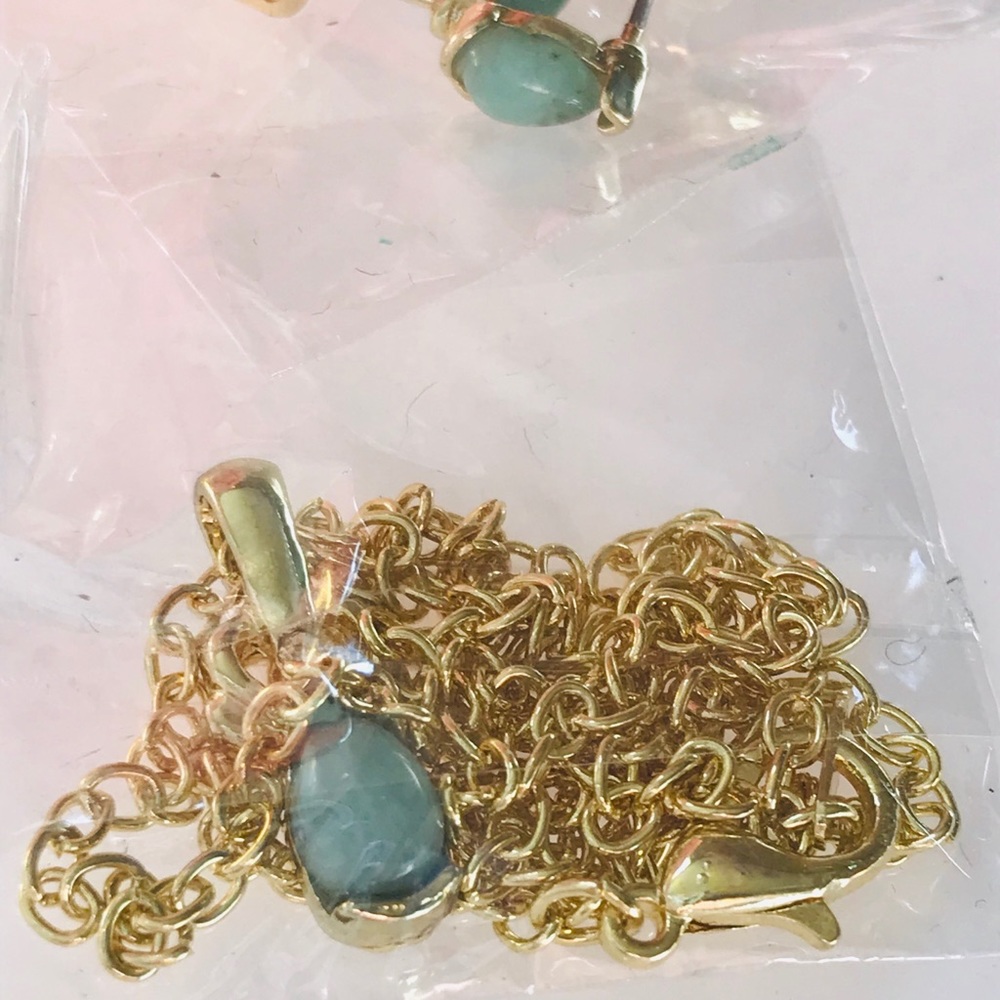 Turquoise necklace with matching earrings